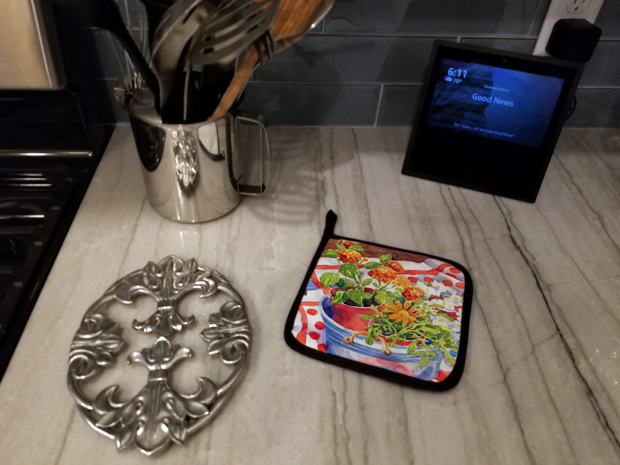 Flowers with a side of lemons Pot Holder Set of 2 Heat Resistant Quilted Hot Pads 7.5 x 7.5 Inch, Insulated Kitchen Trivets for Cooking & Baking