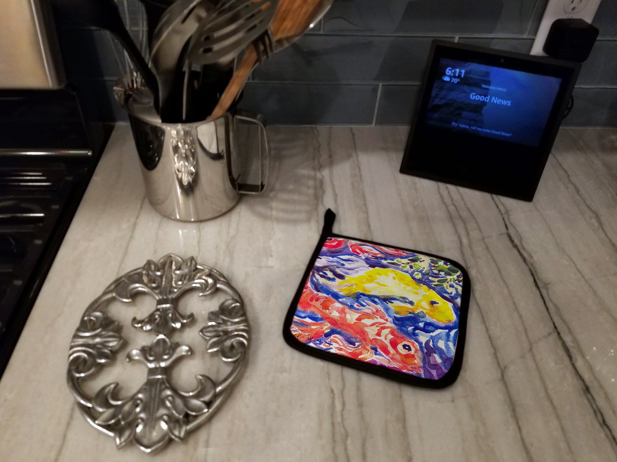 Fish - Koi in the pond Pot Holder Set of 2 Heat Resistant Quilted Hot Pads 7.5 x 7.5 Inch, Insulated Kitchen Trivets for Cooking & Baking