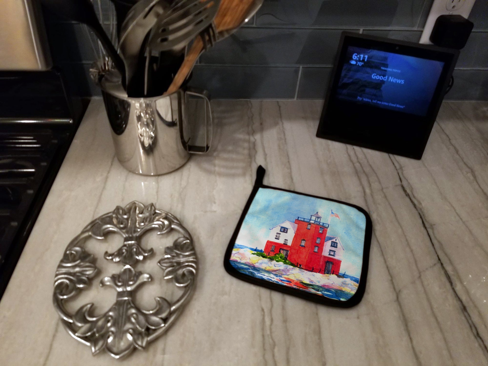Lighthouse on the rocks Harbour Pot Holder Set of 2 Heat Resistant Quilted Hot Pads 7.5 x 7.5 Inch, Insulated Kitchen Trivets for Cooking & Baking