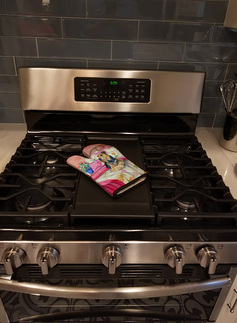 Airedale Waiting on Mom Oven Mitt Heat Resistant Thick Oven Mitt for Hot Pans and Oven, Kitchen Mitt Protect Hands, Cooking Baking Glove