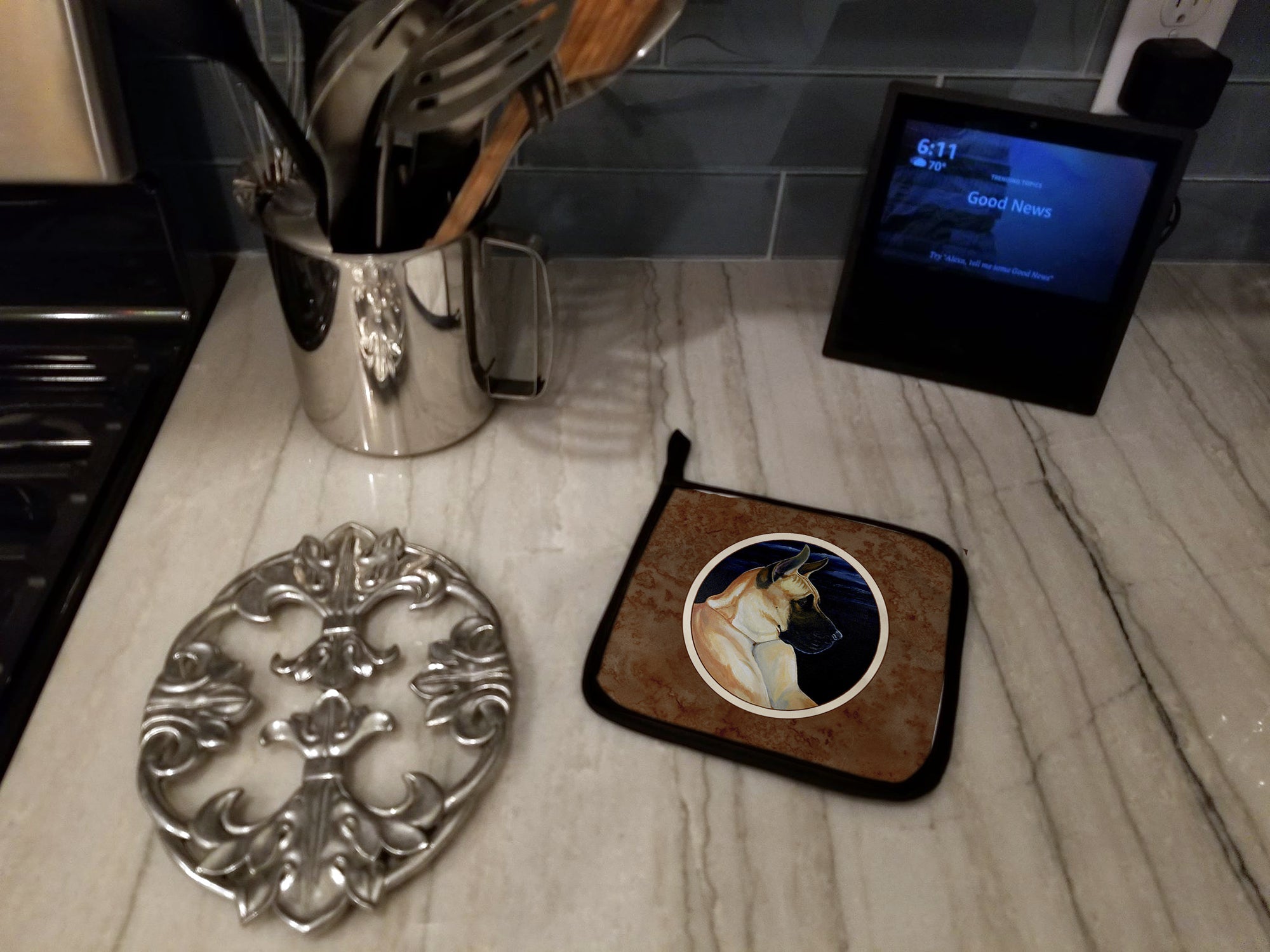 Fawn Great Dane in the Moonlight Pot Holder Set of 2 Heat Resistant Quilted Hot Pads 7.5 x 7.5 Inch, Insulated Kitchen Trivets for Cooking & Baking