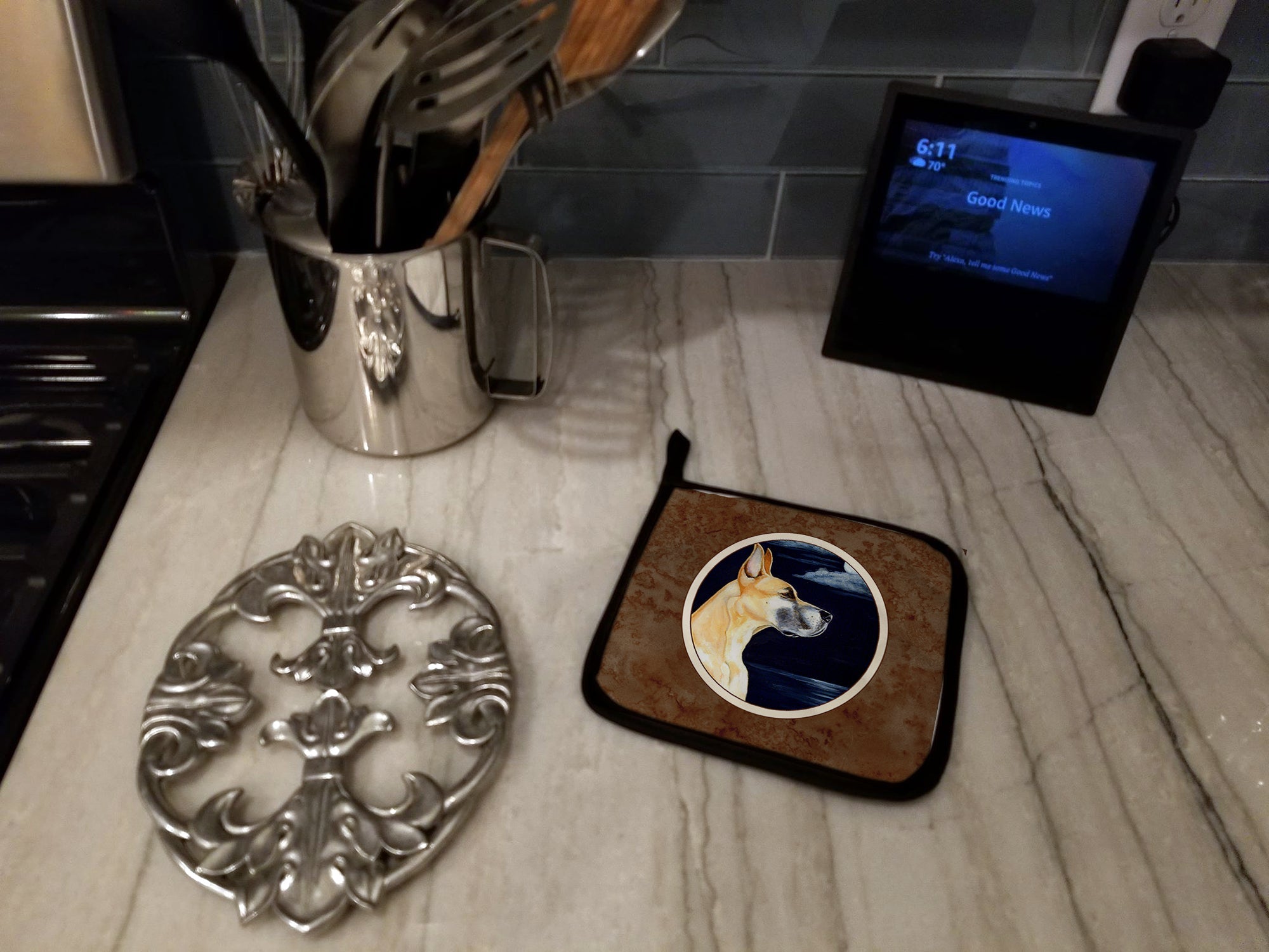 Fawn Great Dane Moonlight Stroll Pot Holder Set of 2 Heat Resistant Quilted Hot Pads 7.5 x 7.5 Inch, Insulated Kitchen Trivets for Cooking & Baking