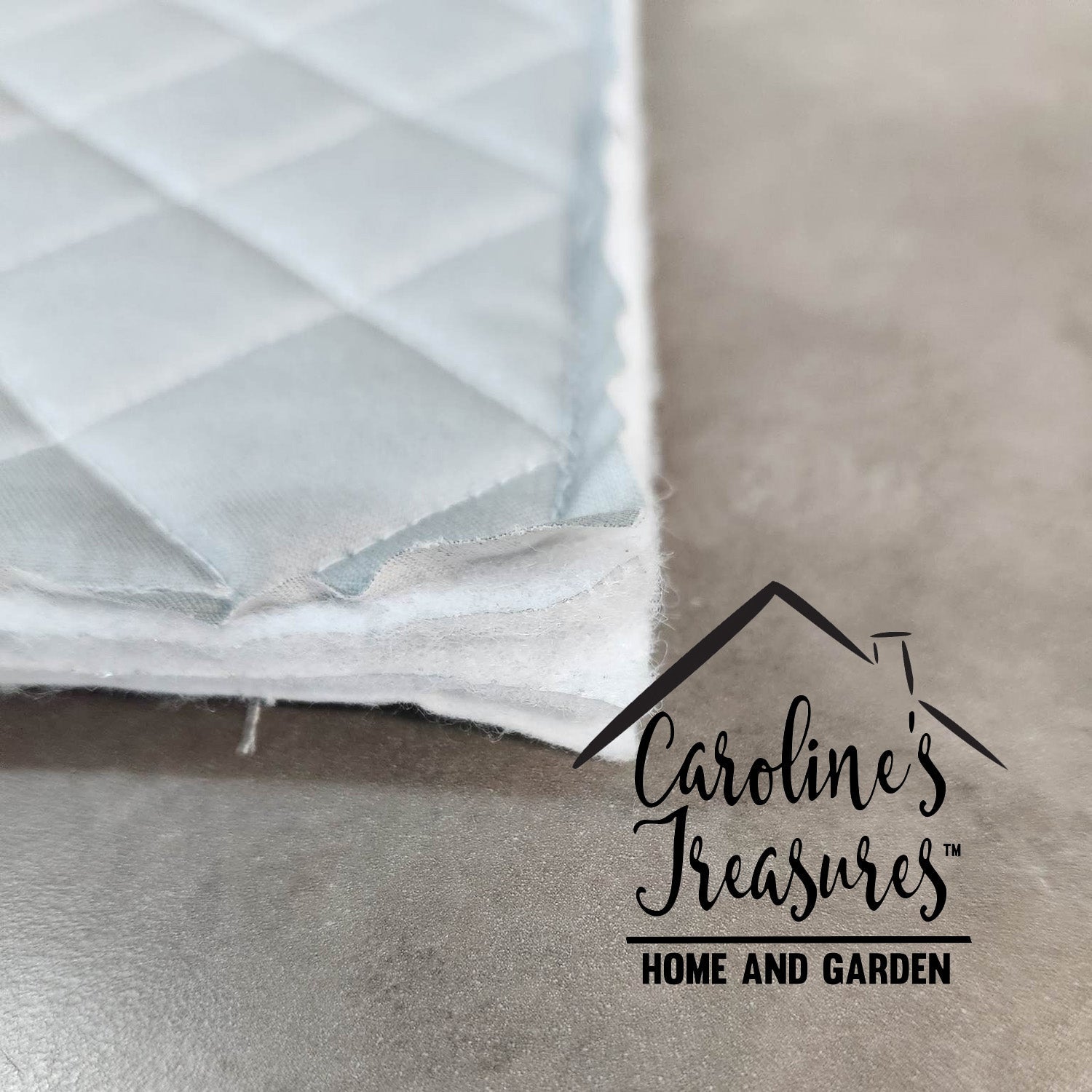 Pomeranian on the Couch with Toy Tiger Pot Holder Set of 2 Heat Resistant Quilted Hot Pads 7.5 x 7.5 Inch, Insulated Kitchen Trivets for Cooking & Baking