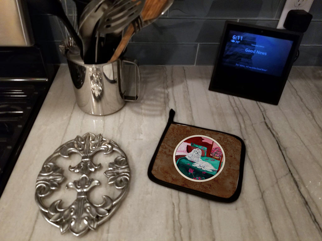 Maltese and puppy waiting on you Pot Holder Set of 2 Heat Resistant Quilted Hot Pads 7.5 x 7.5 Inch, Insulated Kitchen Trivets for Cooking & Baking
