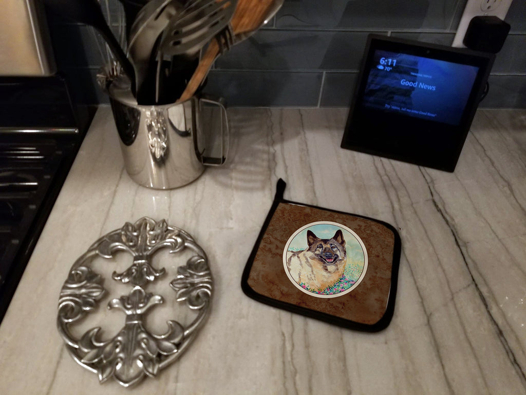 Norwegian Elkhound Pot Holder Set of 2 Heat Resistant Quilted Hot Pads 7.5 x 7.5 Inch, Insulated Kitchen Trivets for Cooking & Baking