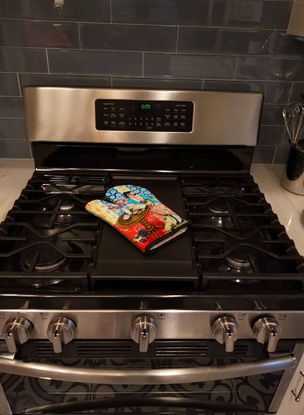 Lady with her Pug Oven Mitt Heat Resistant Thick Oven Mitt for Hot Pans and Oven, Kitchen Mitt Protect Hands, Cooking Baking Glove