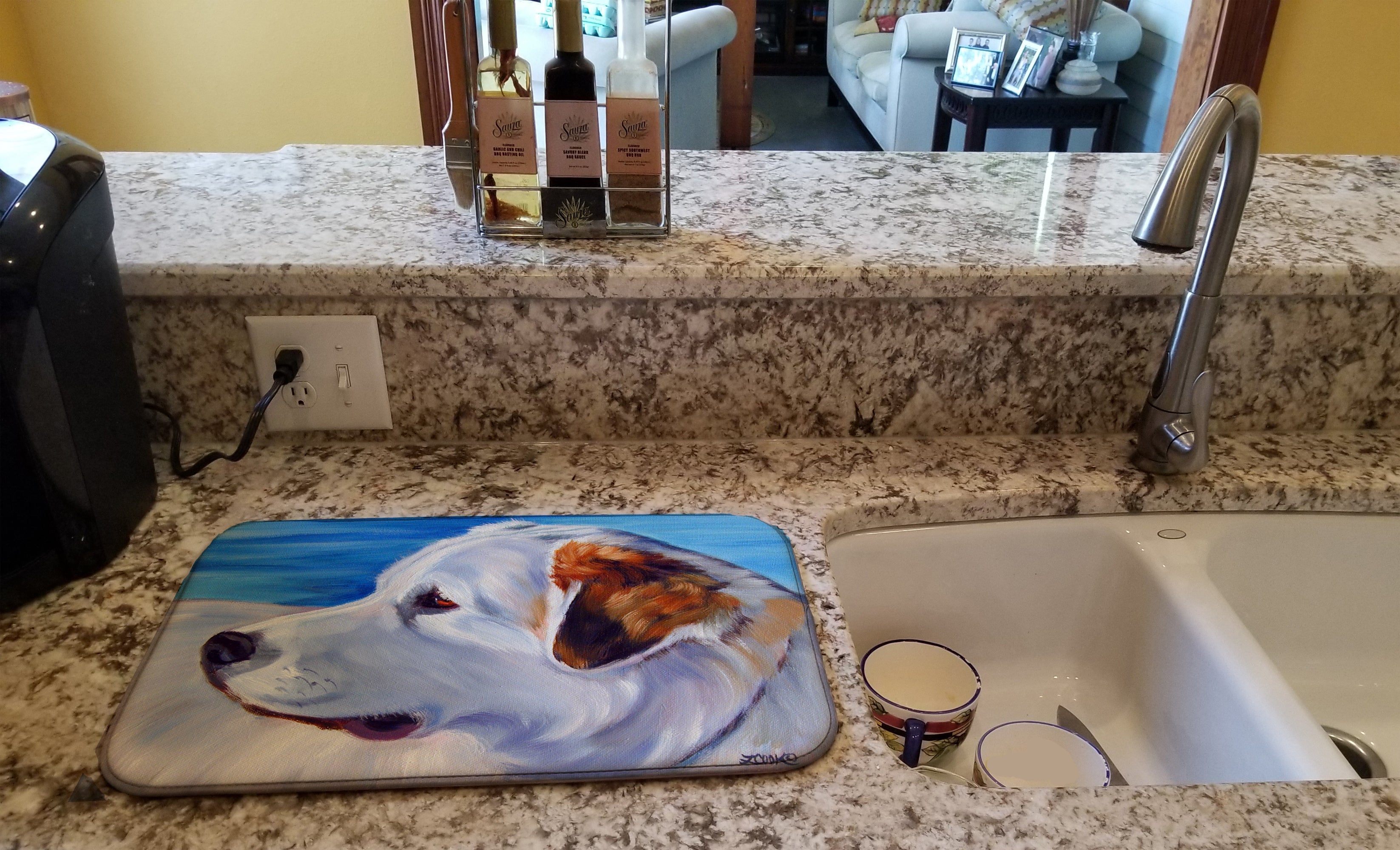Great Pyrenees at the Beach Dish Drying Mat Absorbent Dish Drying Mat Pad for Kitchen Counter Dish Drainer Mat for Countertop, 14 x 21", Multicolor