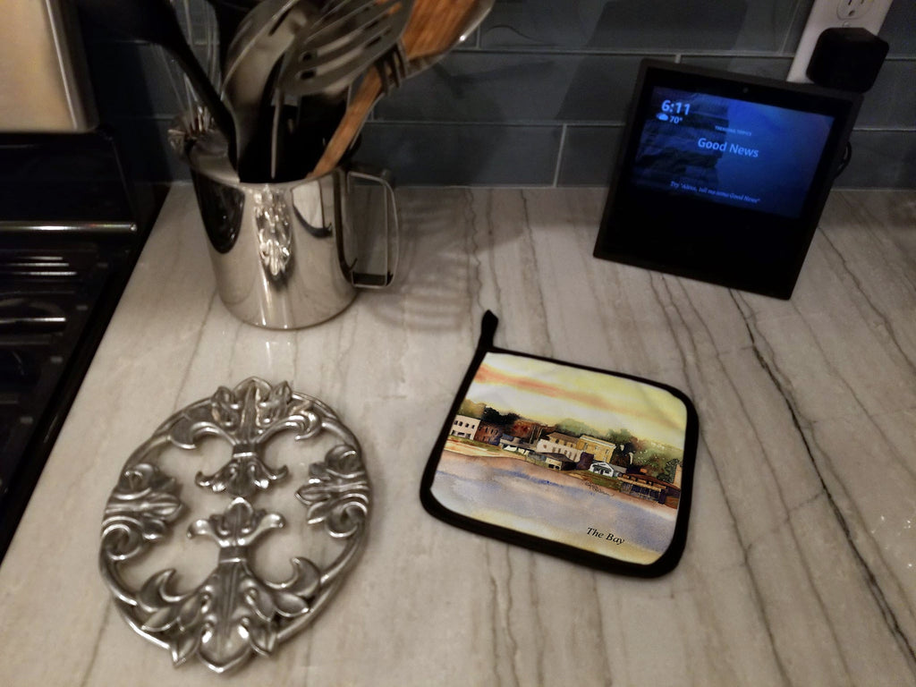 The Pass Pot Holder Set of 2 Heat Resistant Quilted Hot Pads 7.5 x 7.5 Inch, Insulated Kitchen Trivets for Cooking & Baking