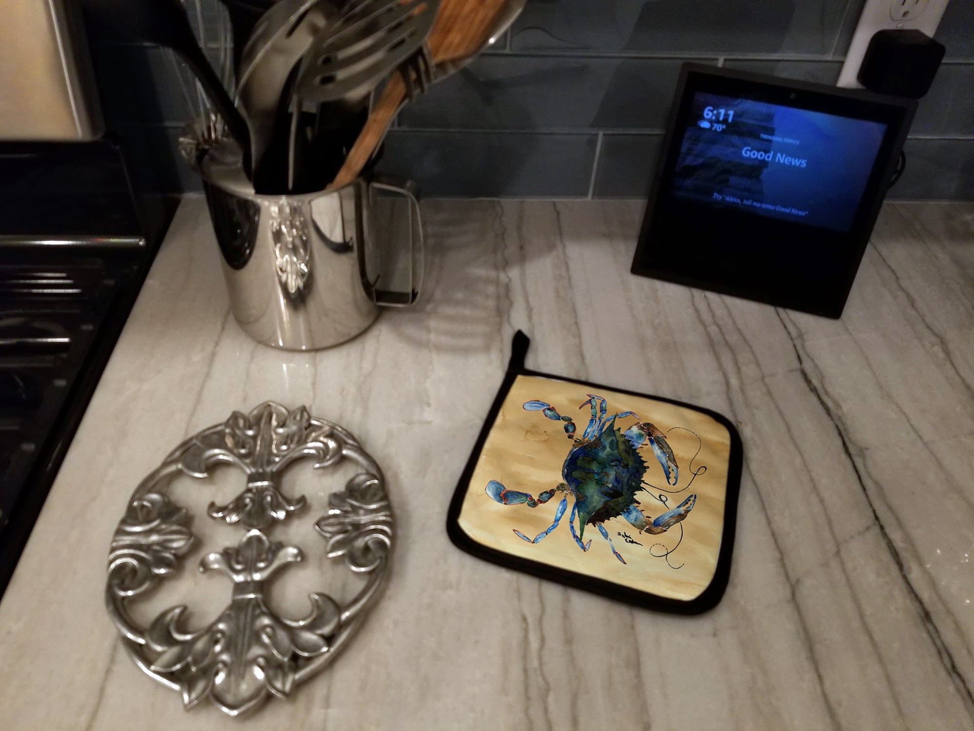 Blue Male Crab  Sandy Beach Pot Holder Set of 2 Heat Resistant Quilted Hot Pads 7.5 x 7.5 Inch, Insulated Kitchen Trivets for Cooking & Baking