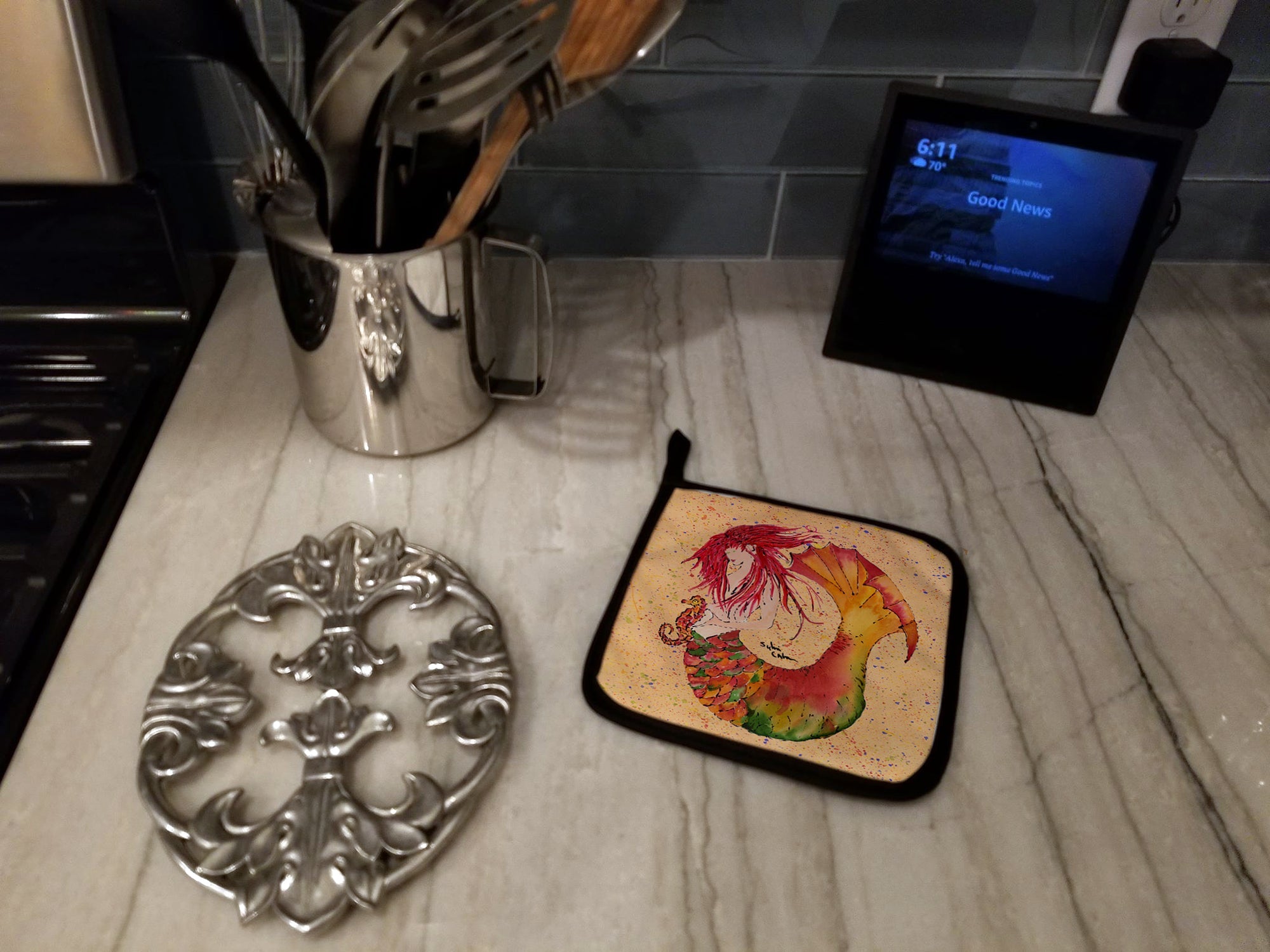 Red Headed Ginger Mermaid on Coral Pot Holder Set of 2 Heat Resistant Quilted Hot Pads 7.5 x 7.5 Inch, Insulated Kitchen Trivets for Cooking & Baking