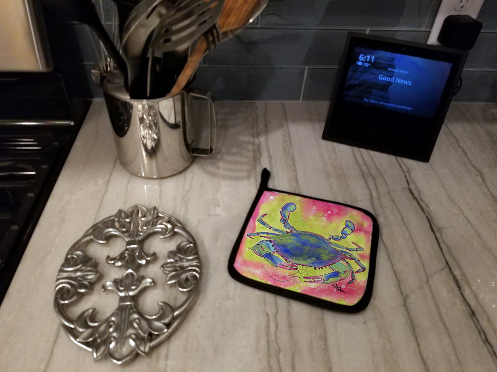 Blue Crab Bright Pink and Green Pot Holder Set of 2 Heat Resistant Quilted Hot Pads 7.5 x 7.5 Inch, Insulated Kitchen Trivets for Cooking & Baking