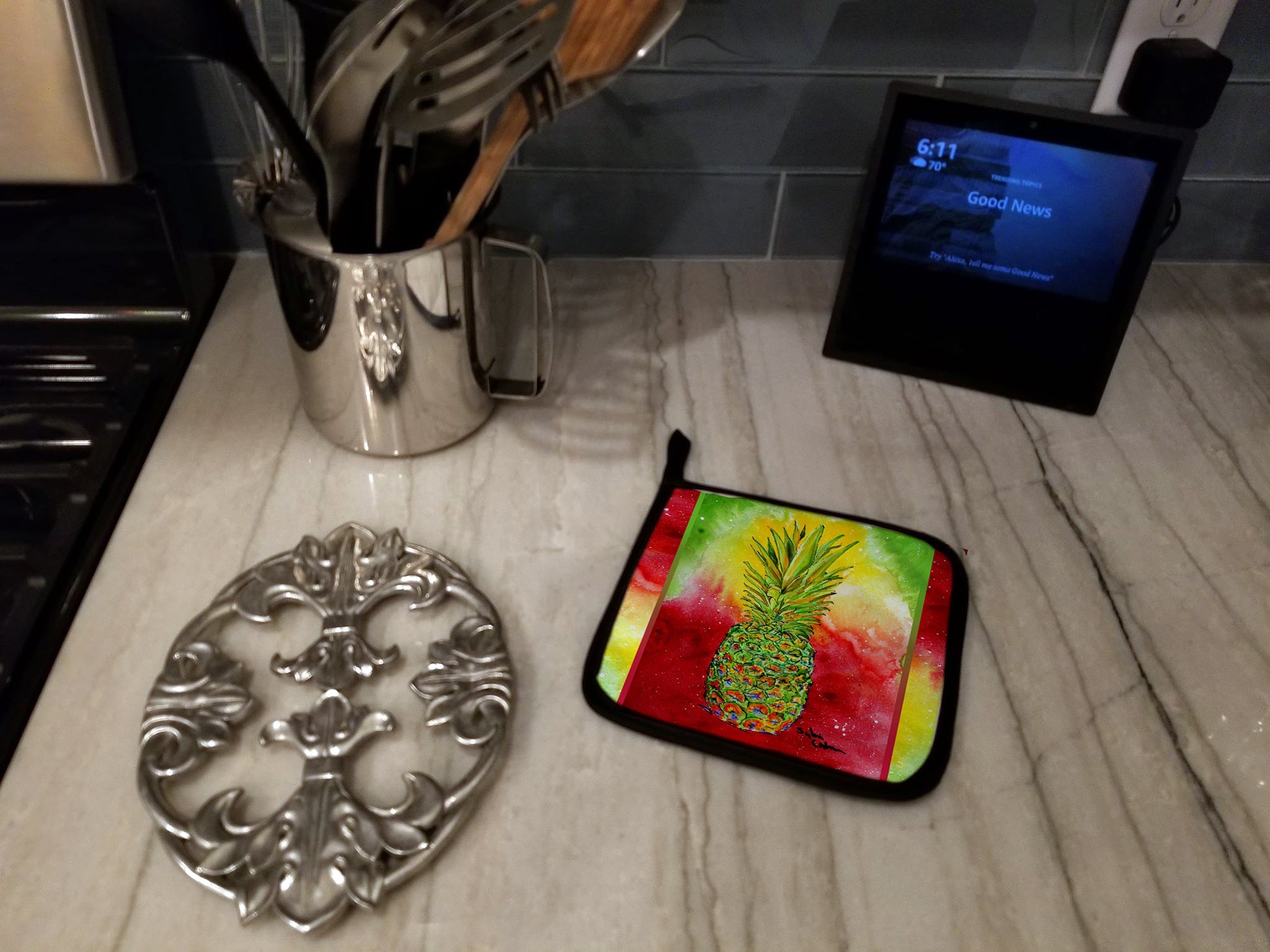 Pineapple Pot Holder Set of 2 Heat Resistant Quilted Hot Pads 7.5 x 7.5 Inch, Insulated Kitchen Trivets for Cooking & Baking