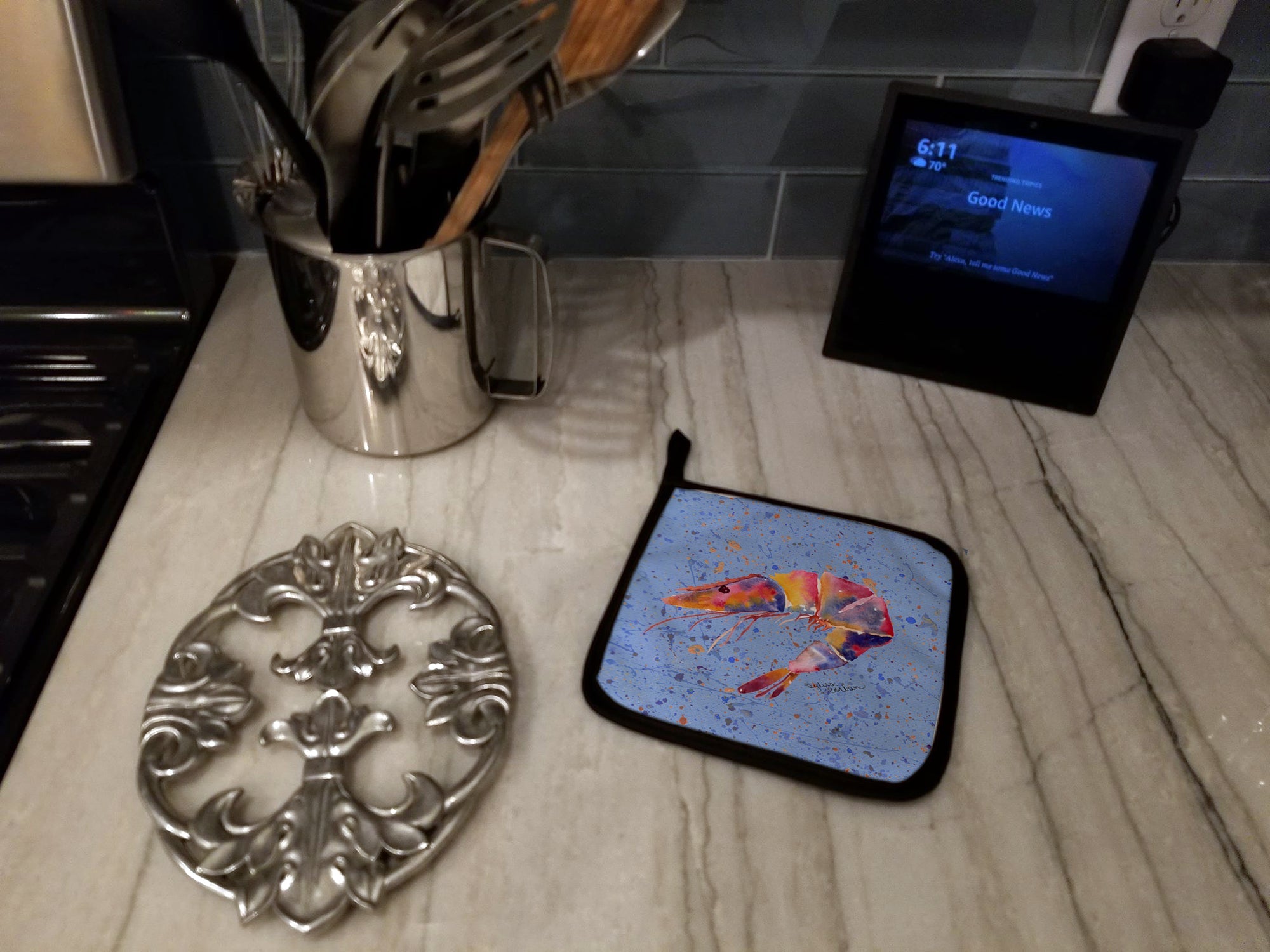 Shrimp Pot Holder Set of 2 Heat Resistant Quilted Hot Pads 7.5 x 7.5 Inch, Insulated Kitchen Trivets for Cooking & Baking