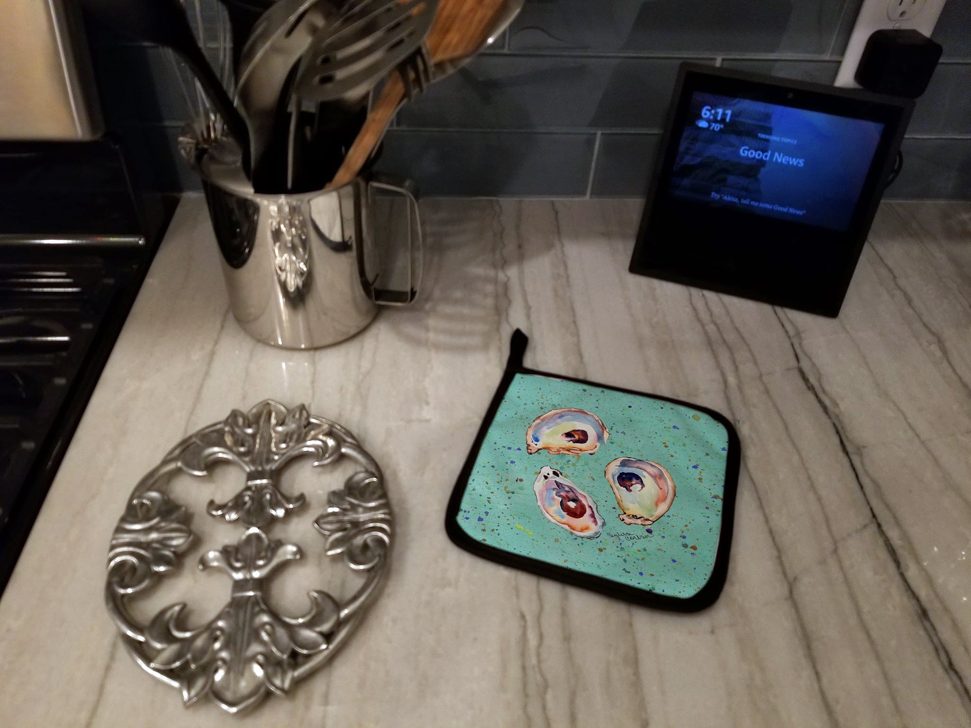 Oyster Pot Holder Set of 2 Heat Resistant Quilted Hot Pads 7.5 x 7.5 Inch, Insulated Kitchen Trivets for Cooking & Baking