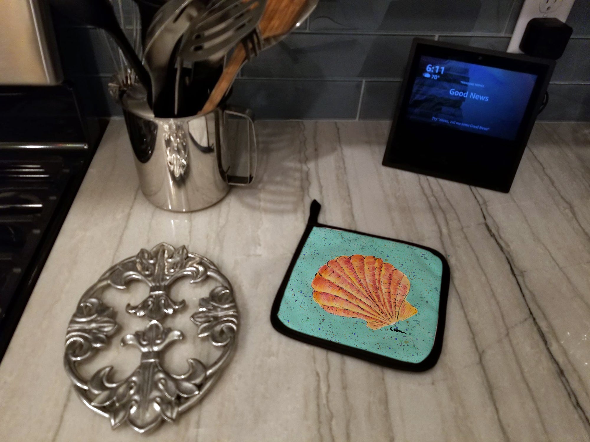 Shells Pot Holder Set of 2 Heat Resistant Quilted Hot Pads 7.5 x 7.5 Inch, Insulated Kitchen Trivets for Cooking & Baking