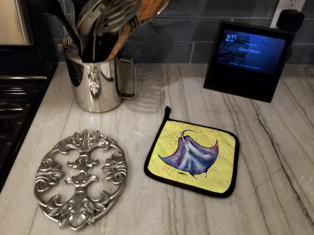 Stingray on Yellow Pot Holder Set of 2 Heat Resistant Quilted Hot Pads 7.5 x 7.5 Inch, Insulated Kitchen Trivets for Cooking & Baking