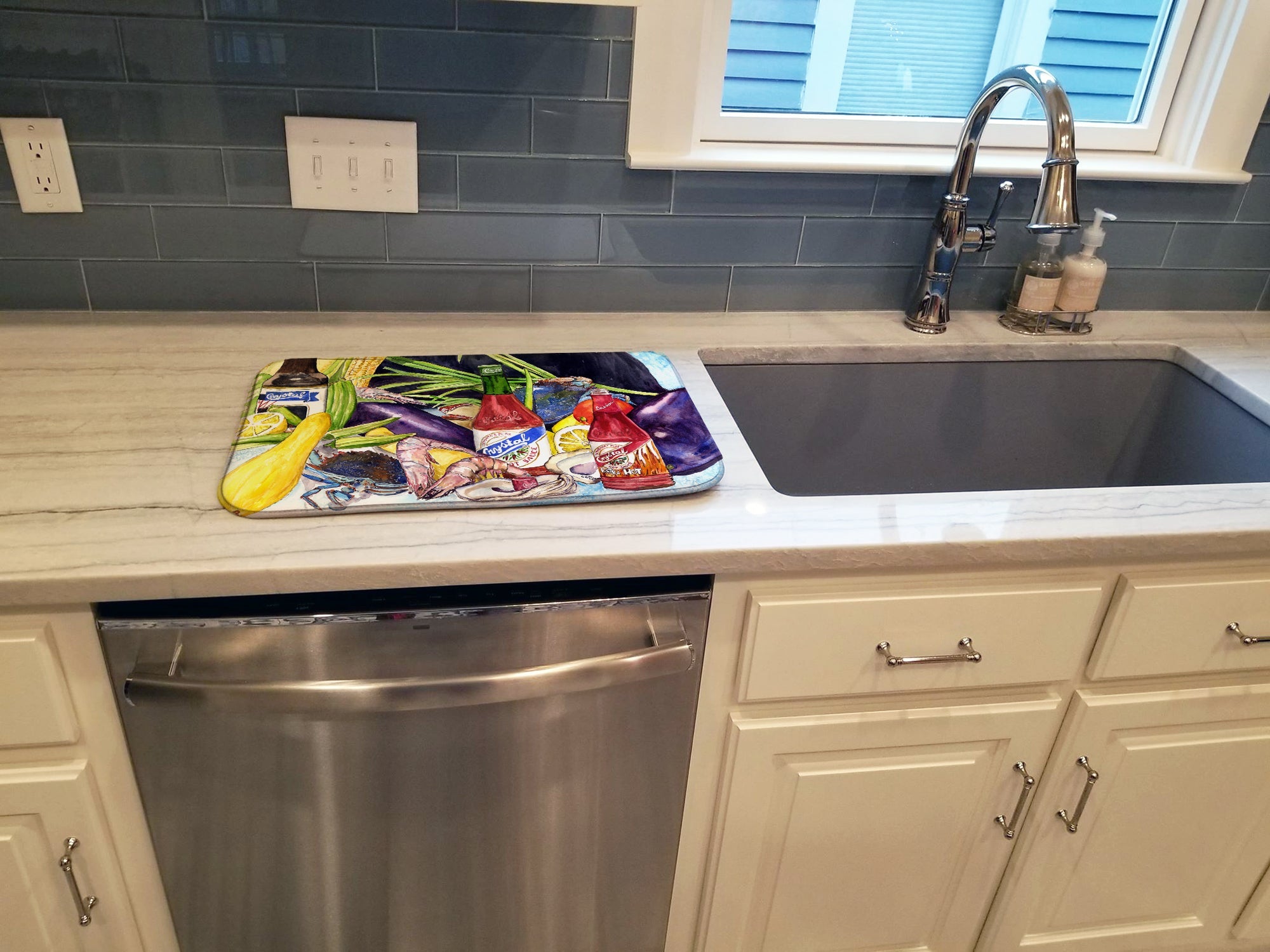Crystal Hot Sauce with Seafood Dish Drying Mat Absorbent Dish Drying Mat Pad for Kitchen Counter Dish Drainer Mat for Countertop, 14 x 21", Multicolor