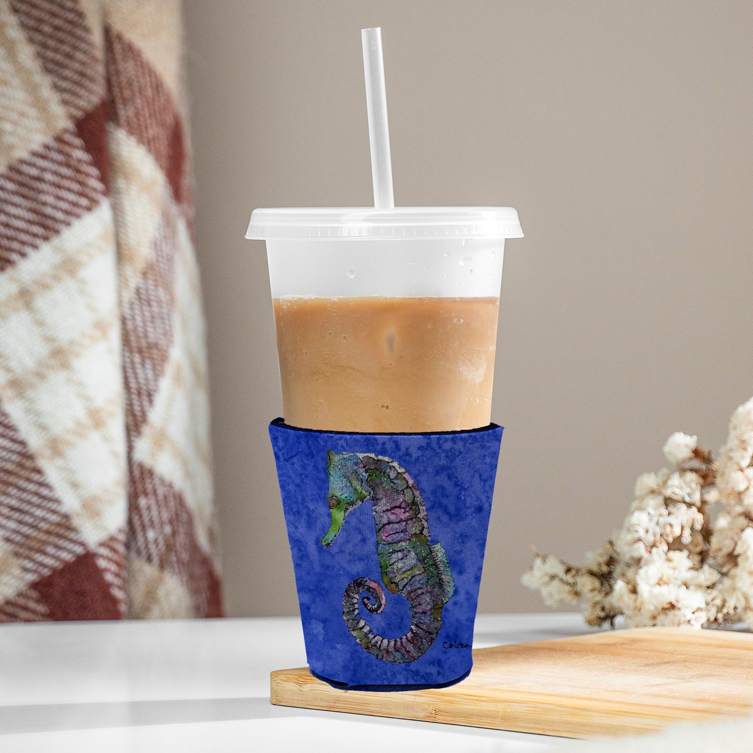 Seahorse Red Cup Hugger Sleeve for 16–22 oz Party Cups, Insulated Foam Drink Holder for Iced Coffee, Tailgate & BBQ Reusable