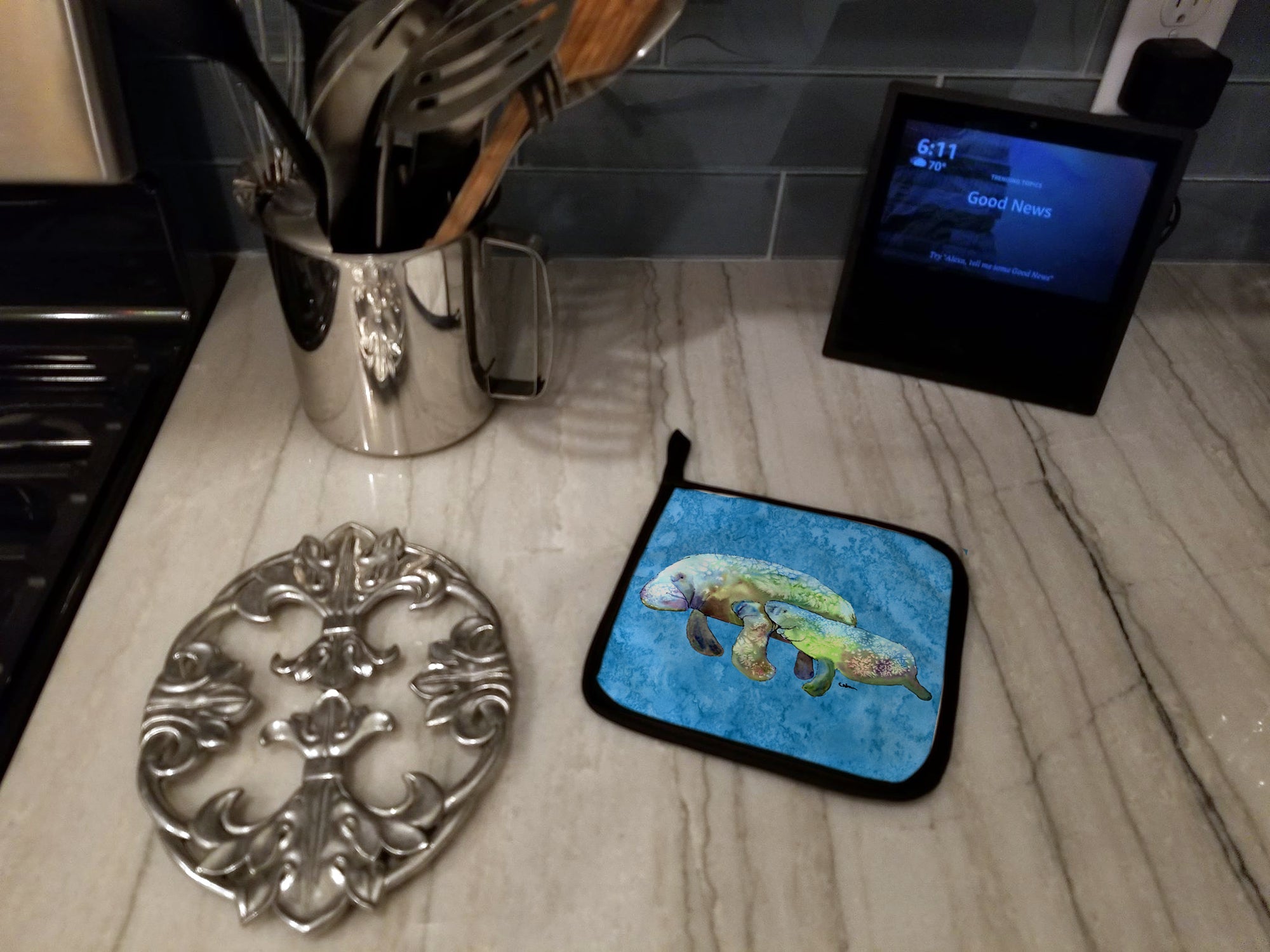 Manatee Pot Holder Set of 2 Heat Resistant Quilted Hot Pads 7.5 x 7.5 Inch, Insulated Kitchen Trivets for Cooking & Baking
