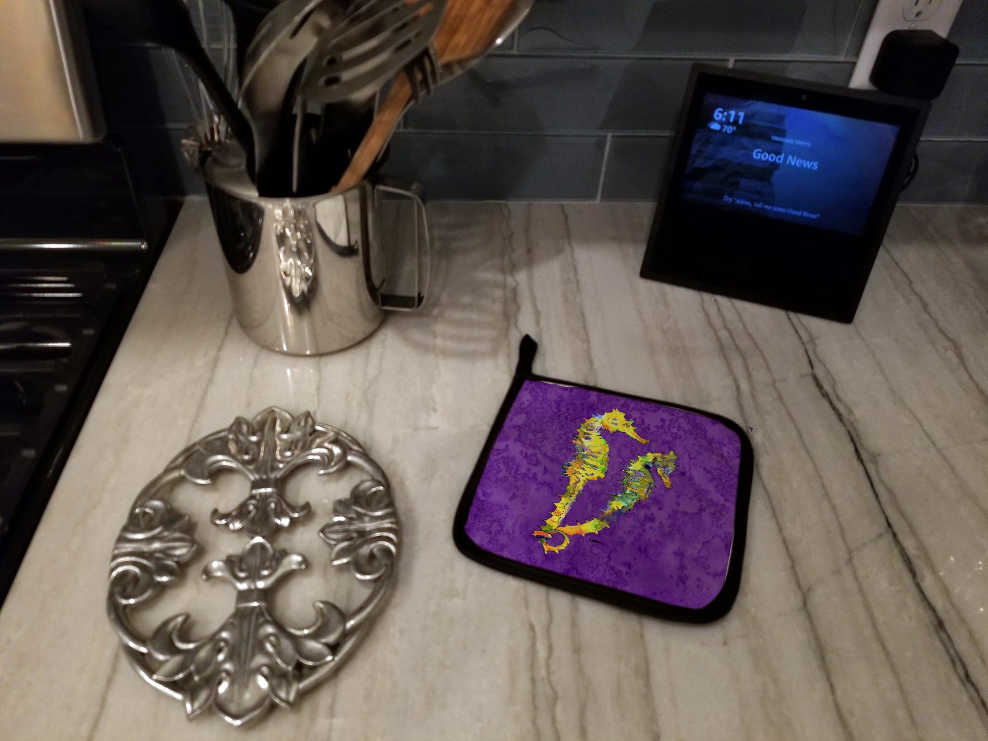 Seahorse Pot Holder Set of 2 Heat Resistant Quilted Hot Pads 7.5 x 7.5 Inch, Insulated Kitchen Trivets for Cooking & Baking