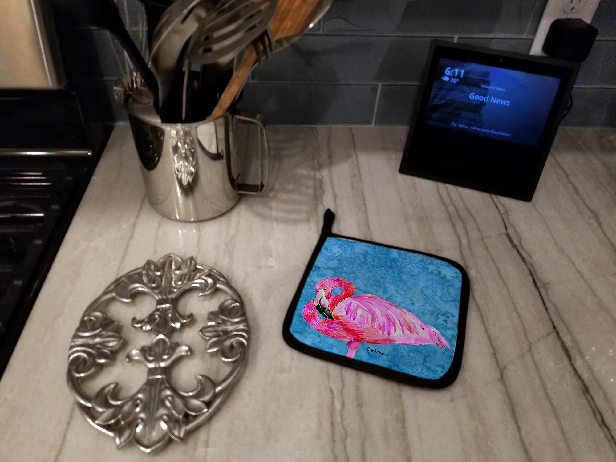 Flamingo Pot Holder Set of 2 Heat Resistant Quilted Hot Pads 7.5 x 7.5 Inch, Insulated Kitchen Trivets for Cooking & Baking