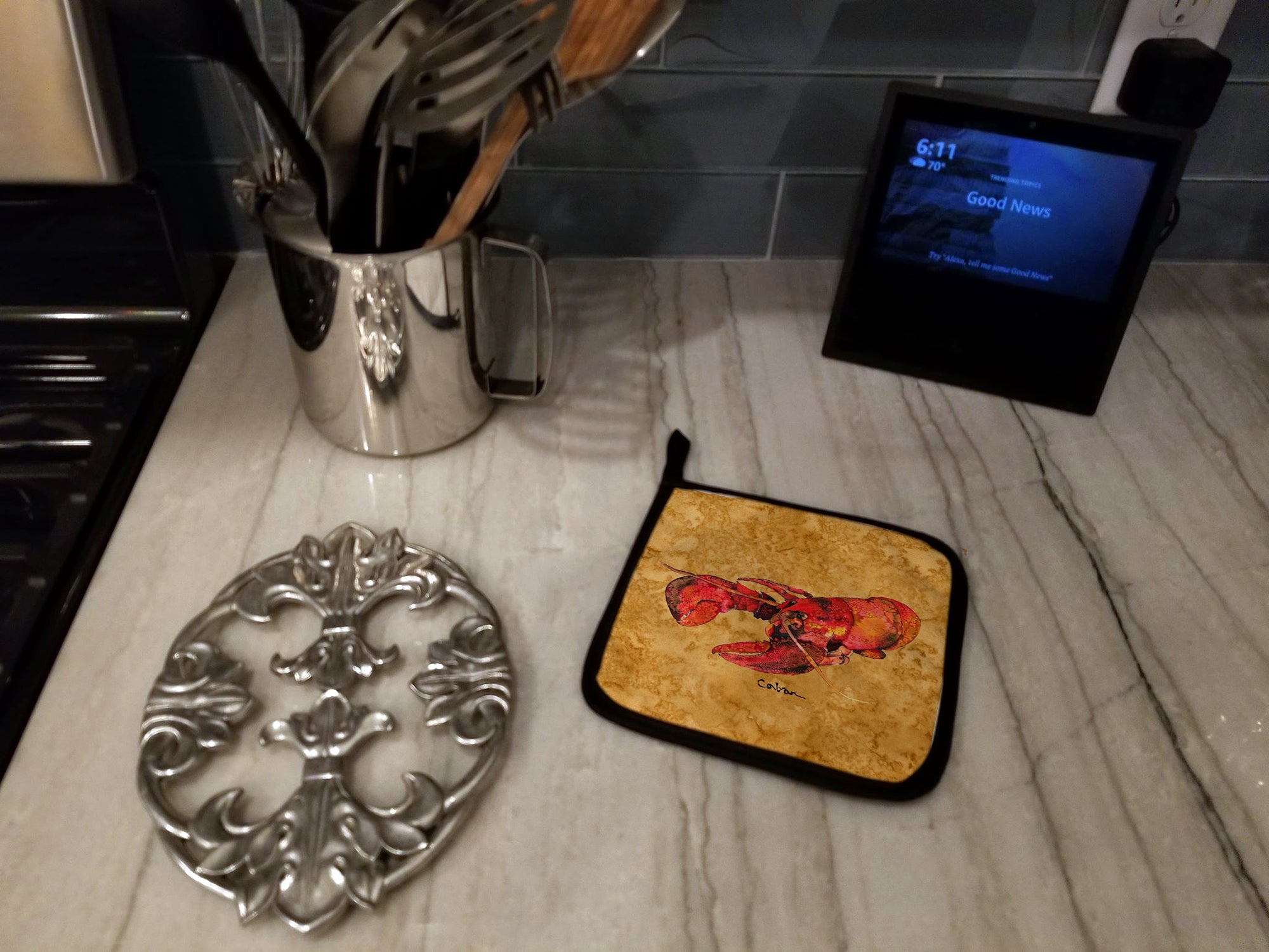 Lobster Pot Holder Set of 2 Heat Resistant Quilted Hot Pads 7.5 x 7.5 Inch, Insulated Kitchen Trivets for Cooking & Baking