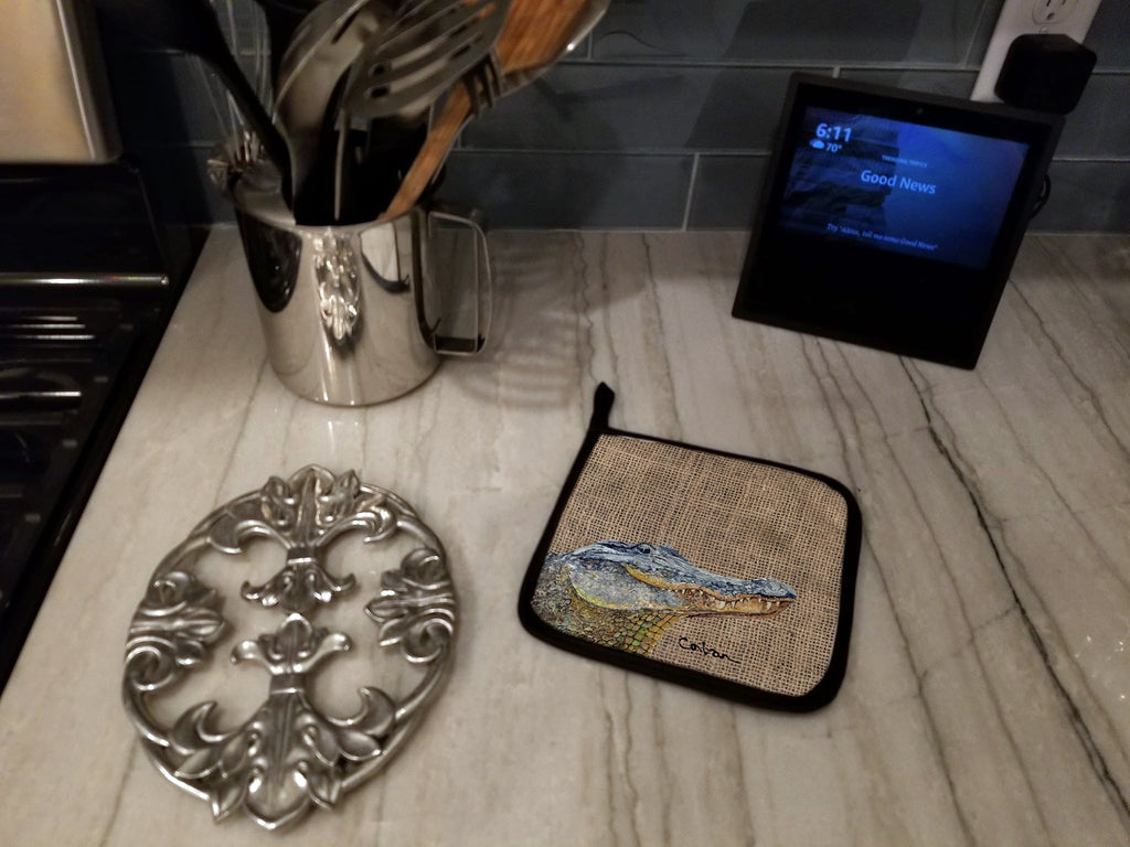 Alligator Pot Holder Set of 2 Heat Resistant Quilted Hot Pads 7.5 x 7.5 Inch, Insulated Kitchen Trivets for Cooking & Baking