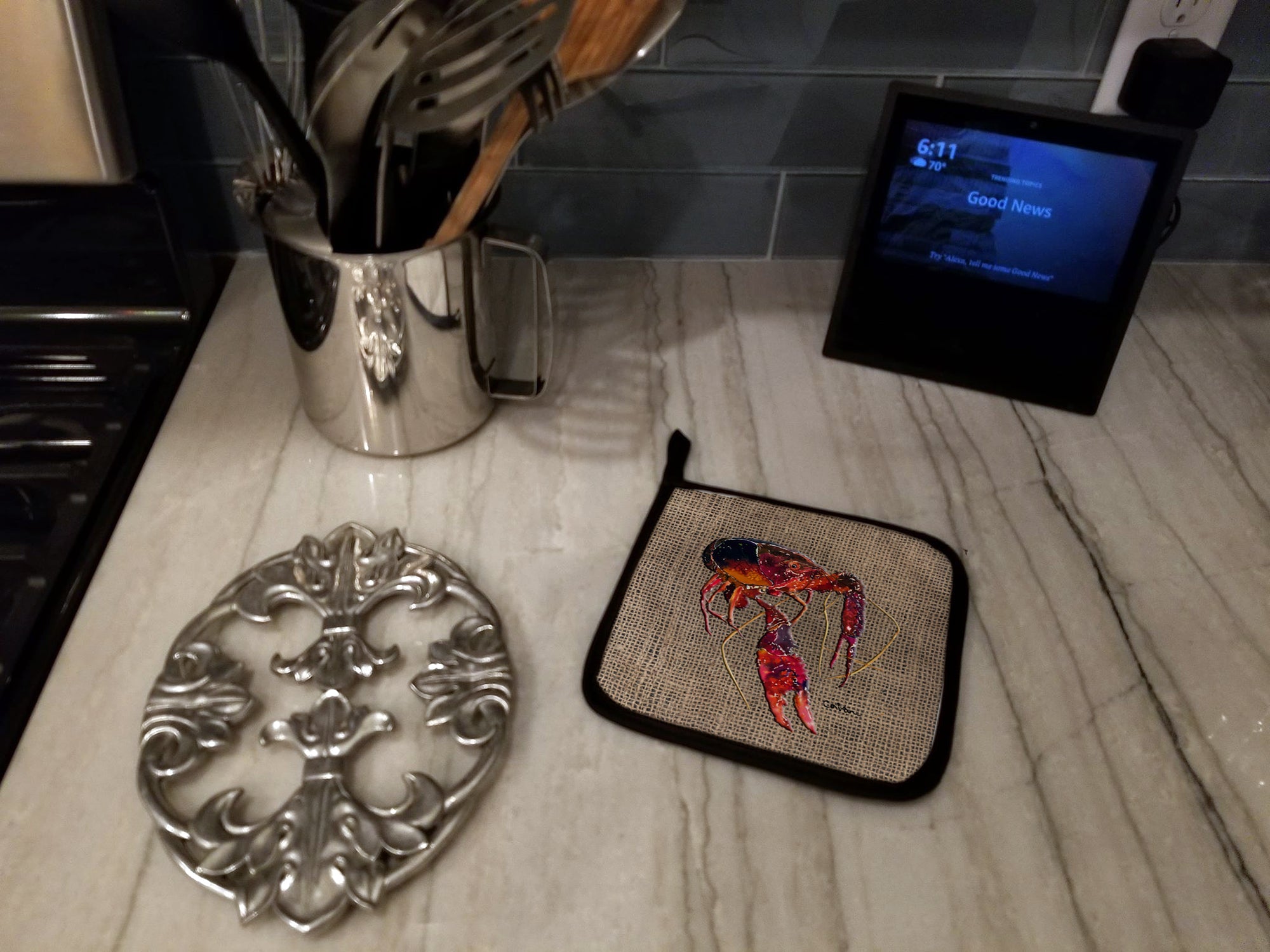 Crawfish Pot Holder Set of 2 Heat Resistant Quilted Hot Pads 7.5 x 7.5 Inch, Insulated Kitchen Trivets for Cooking & Baking