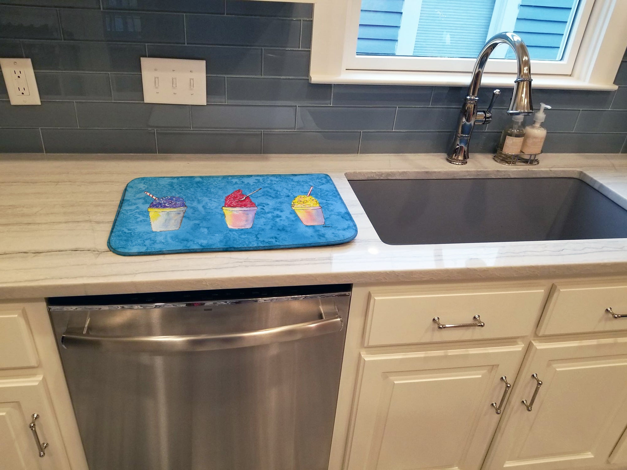 Snowballs and Snowcones Dish Drying Mat Absorbent Dish Drying Mat Pad for Kitchen Counter Dish Drainer Mat for Countertop, 14 x 21", Multicolor