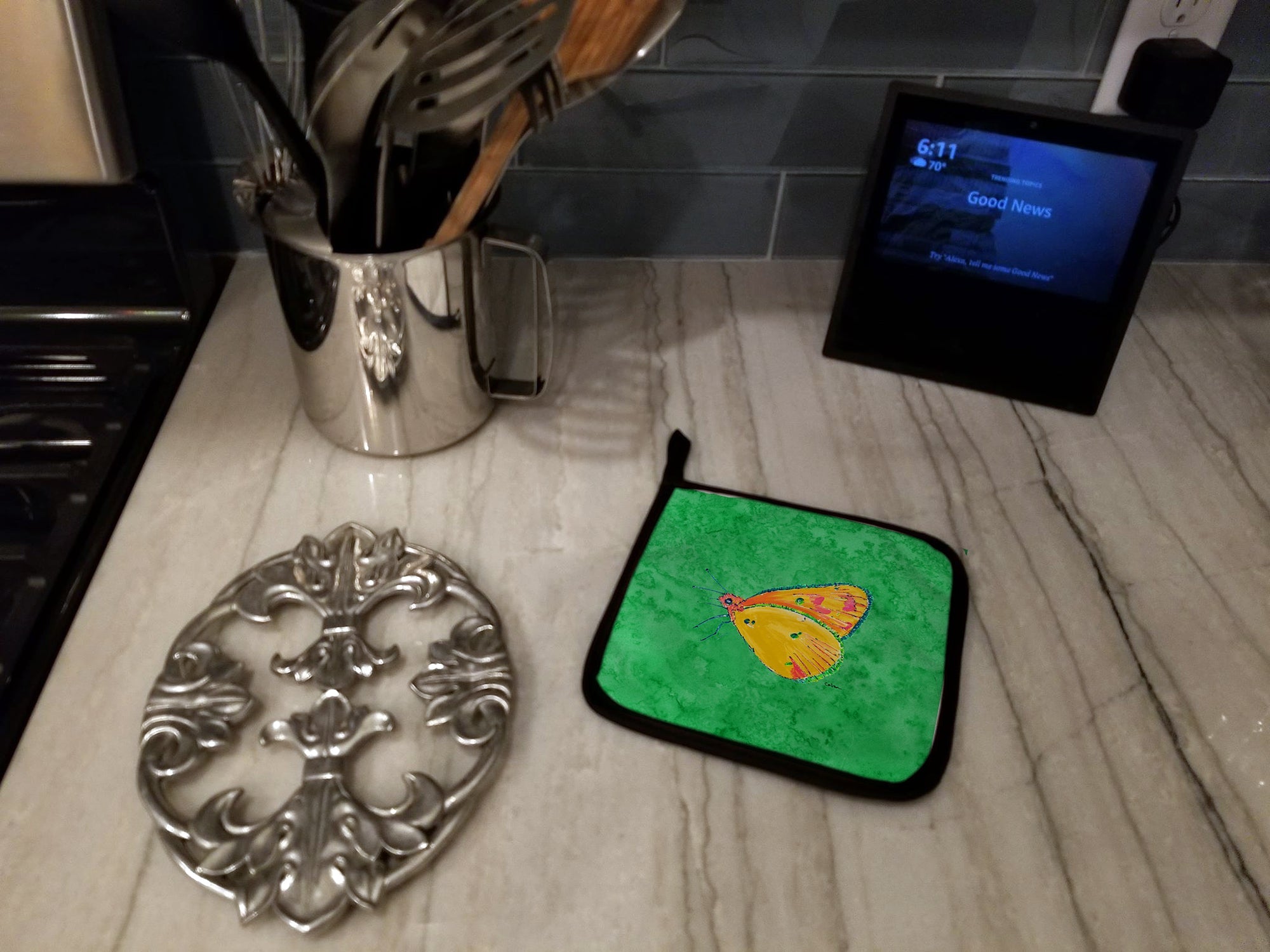 Butterfly Orange on Green Pot Holder Set of 2 Heat Resistant Quilted Hot Pads 7.5 x 7.5 Inch, Insulated Kitchen Trivets for Cooking & Baking