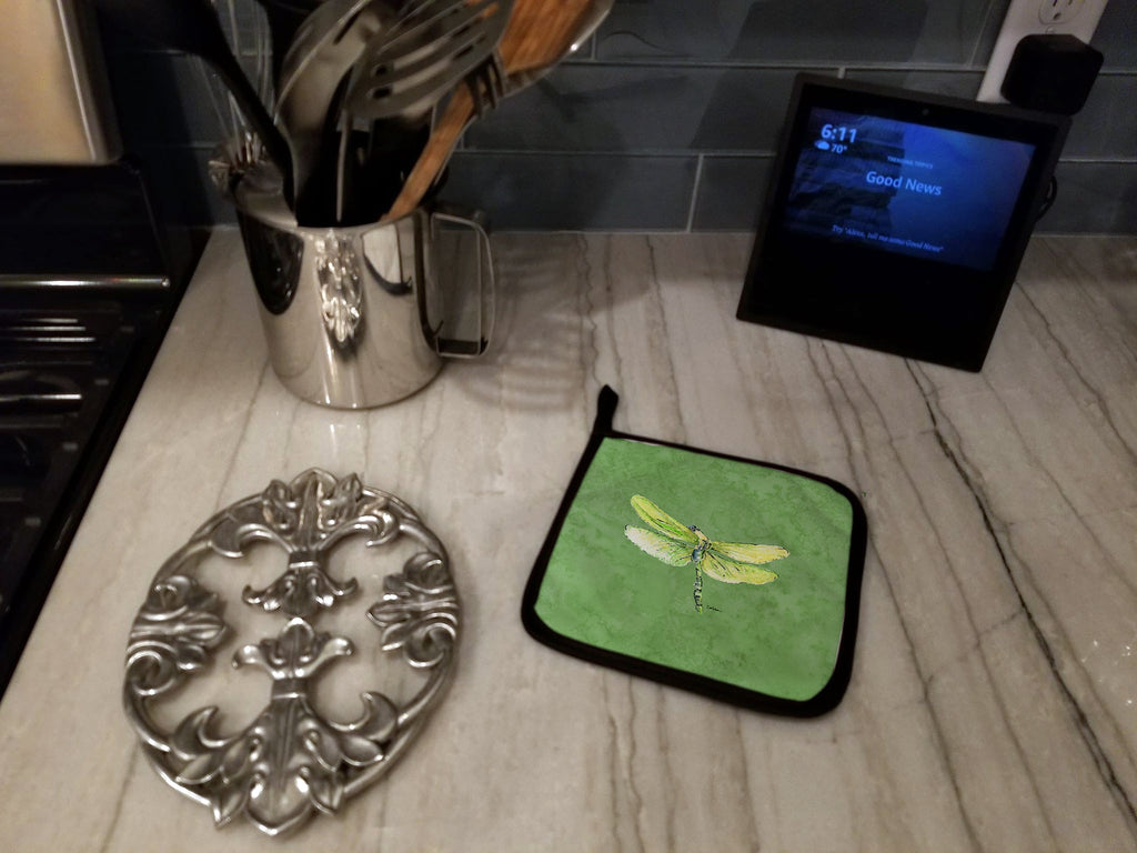 Dragonfly on Avacado Pot Holder Set of 2 Heat Resistant Quilted Hot Pads 7.5 x 7.5 Inch, Insulated Kitchen Trivets for Cooking & Baking