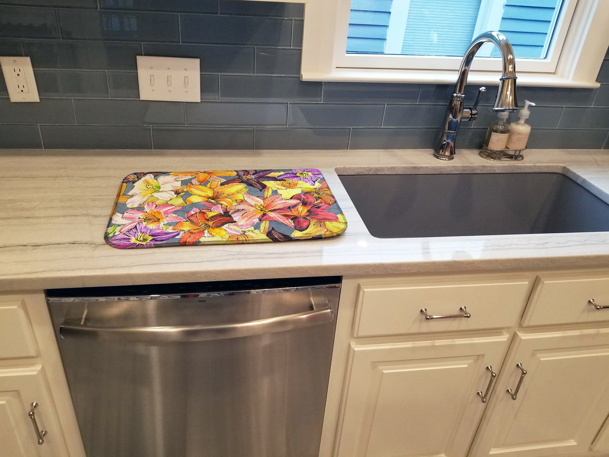 Day Lillies Dish Drying Mat Absorbent Dish Drying Mat Pad for Kitchen Counter Dish Drainer Mat for Countertop, 14 x 21", Multicolor