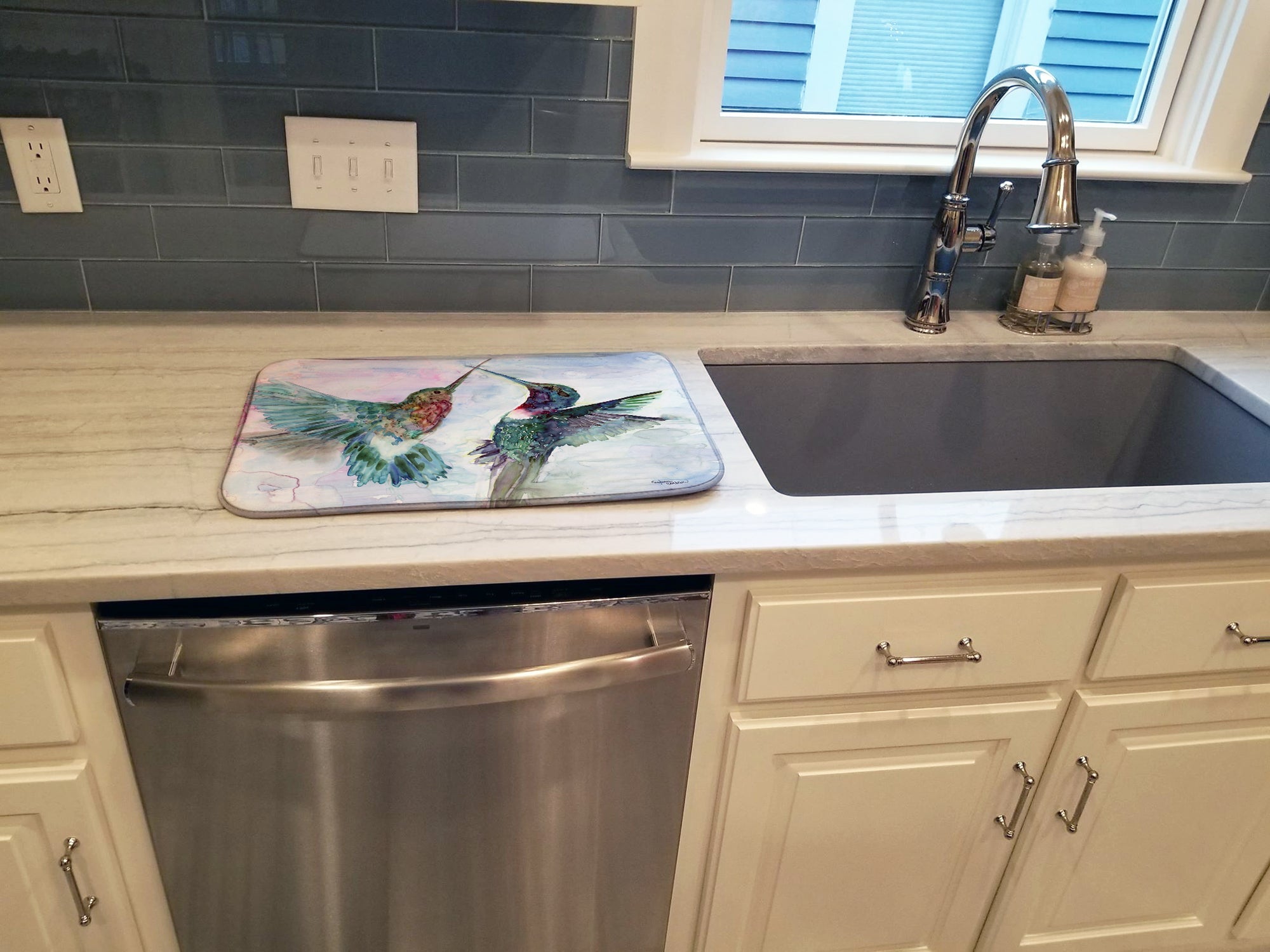 Hummingbird Combat Dish Drying Mat Absorbent Dish Drying Mat Pad for Kitchen Counter Dish Drainer Mat for Countertop, 14 x 21", Multicolor