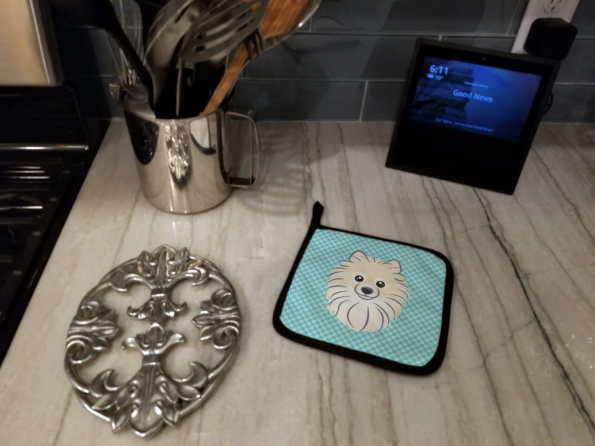 Checkerboard Blue Pomeranian Pot Holder Set of 2 Heat Resistant Quilted Hot Pads 7.5 x 7.5 Inch, Insulated Kitchen Trivets for Cooking & Baking