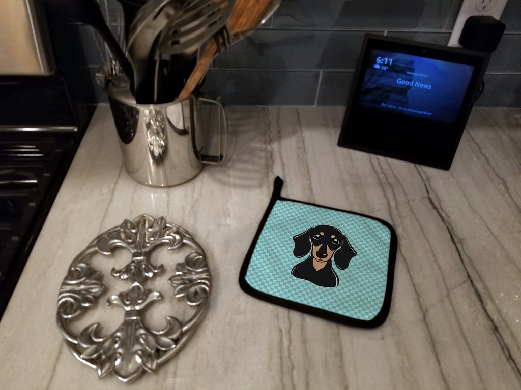 Checkerboard Blue Smooth Black and Tan Dachshund Pot Holder Set of 2 Heat Resistant Quilted Hot Pads 7.5 x 7.5 Inch, Insulated Kitchen Trivets for Cooking & Baking
