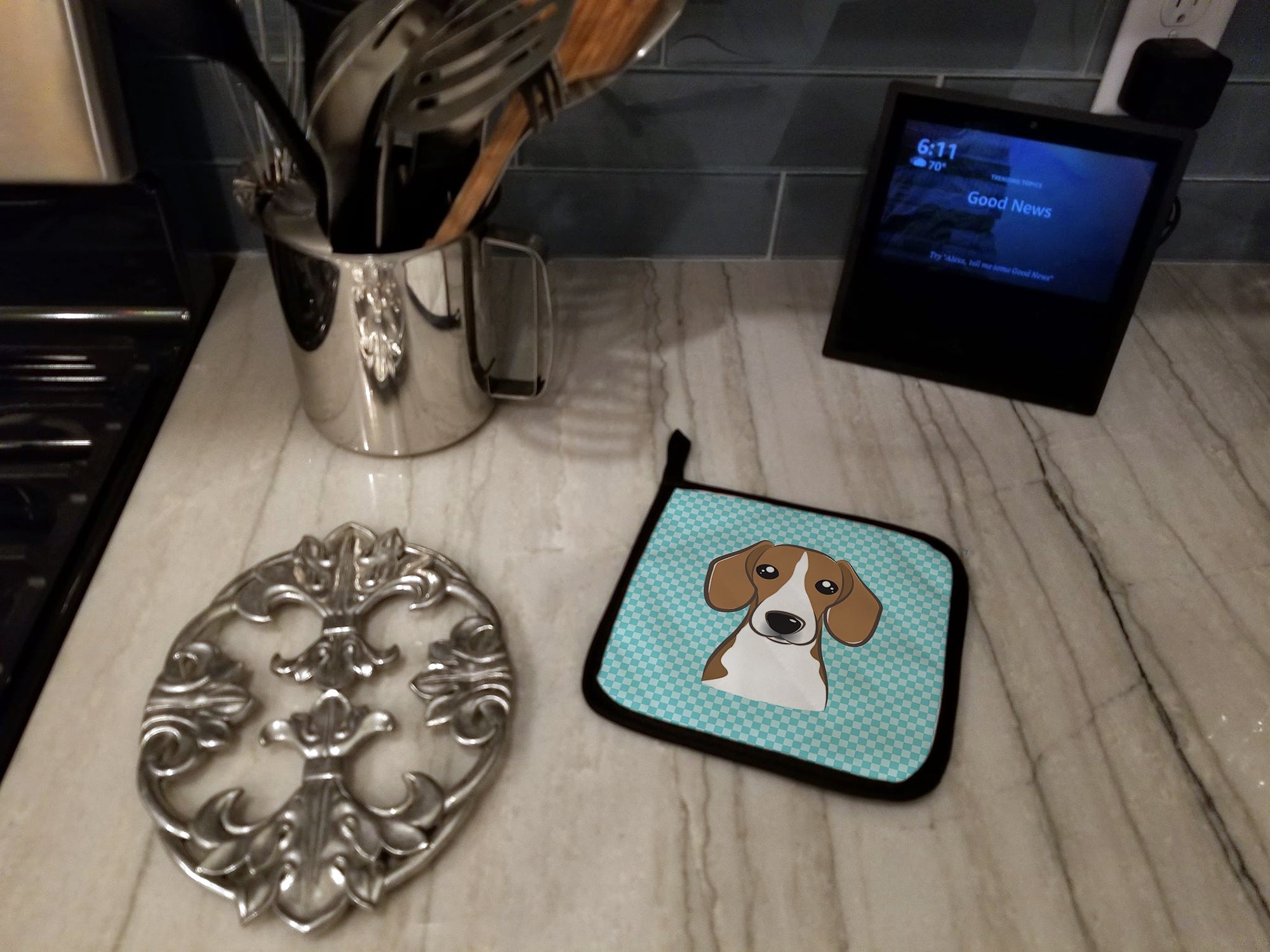 Checkerboard Blue Beagle Pot Holder Set of 2 Heat Resistant Quilted Hot Pads 7.5 x 7.5 Inch, Insulated Kitchen Trivets for Cooking & Baking