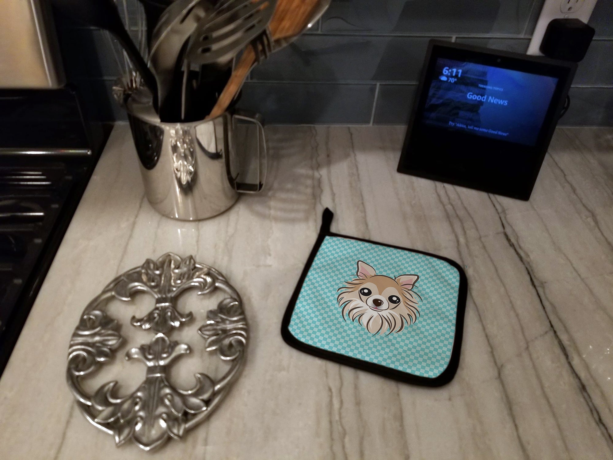 Checkerboard Blue Chihuahua Pot Holder Set of 2 Heat Resistant Quilted Hot Pads 7.5 x 7.5 Inch, Insulated Kitchen Trivets for Cooking & Baking