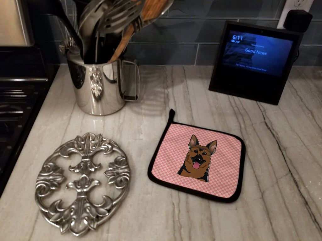 Checkerboard Pink German Shepherd Pot Holder Set of 2 Heat Resistant Quilted Hot Pads 7.5 x 7.5 Inch, Insulated Kitchen Trivets for Cooking & Baking