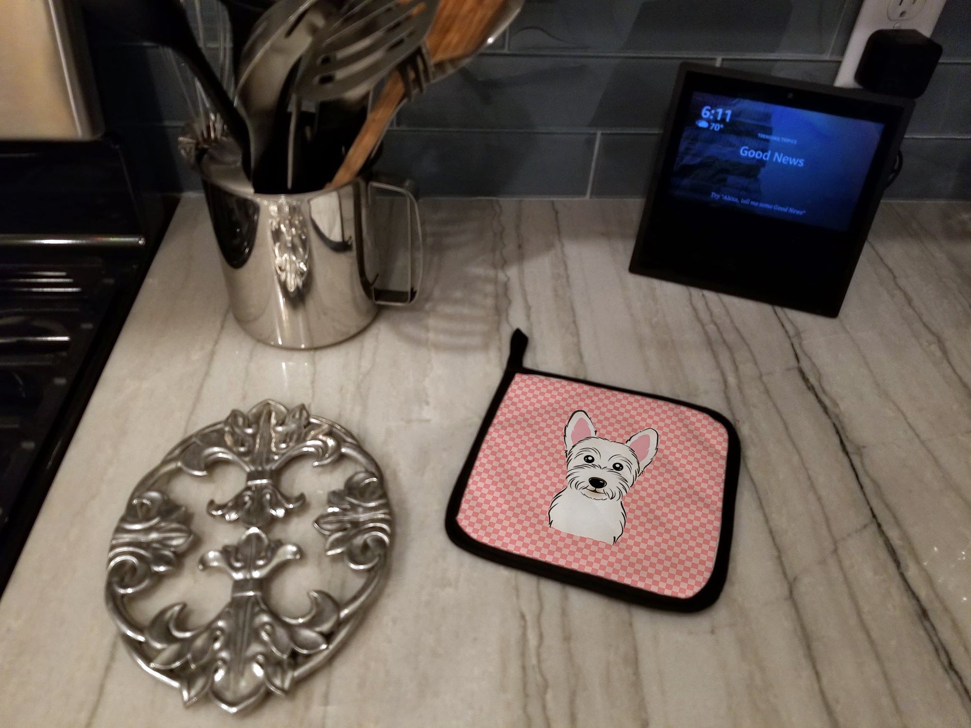 Checkerboard Pink Westie Pot Holder Set of 2 Heat Resistant Quilted Hot Pads 7.5 x 7.5 Inch, Insulated Kitchen Trivets for Cooking & Baking