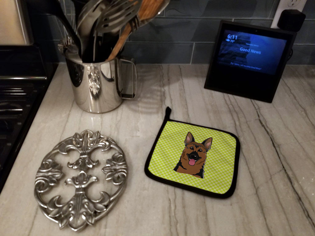 Checkerboard Lime Green German Shepherd Pot Holder Set of 2 Heat Resistant Quilted Hot Pads 7.5 x 7.5 Inch, Insulated Kitchen Trivets for Cooking & Baking