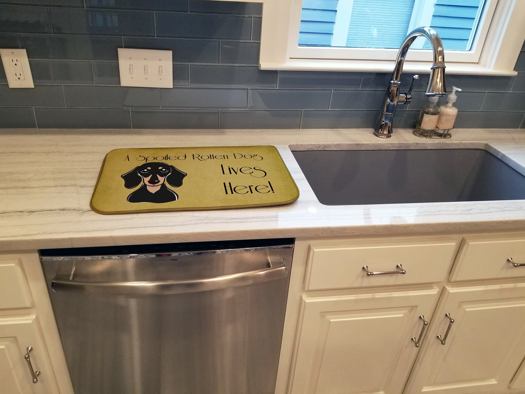 Smooth Black and Tan Dachshund Spoiled Dog Lives Here Dish Drying Mat Absorbent Dish Drying Mat Pad for Kitchen Counter Dish Drainer Mat for Countertop, 14 x 21", Multicolor