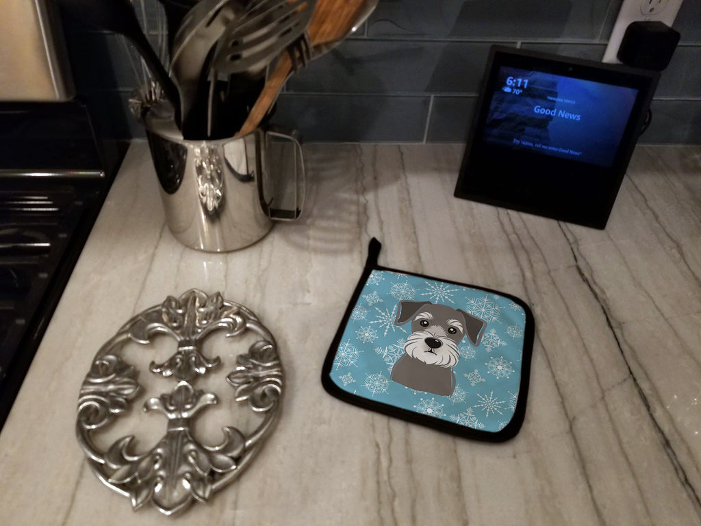 Snowflake Schnauzer Pot Holder Set of 2 Heat Resistant Quilted Hot Pads 7.5 x 7.5 Inch, Insulated Kitchen Trivets for Cooking & Baking