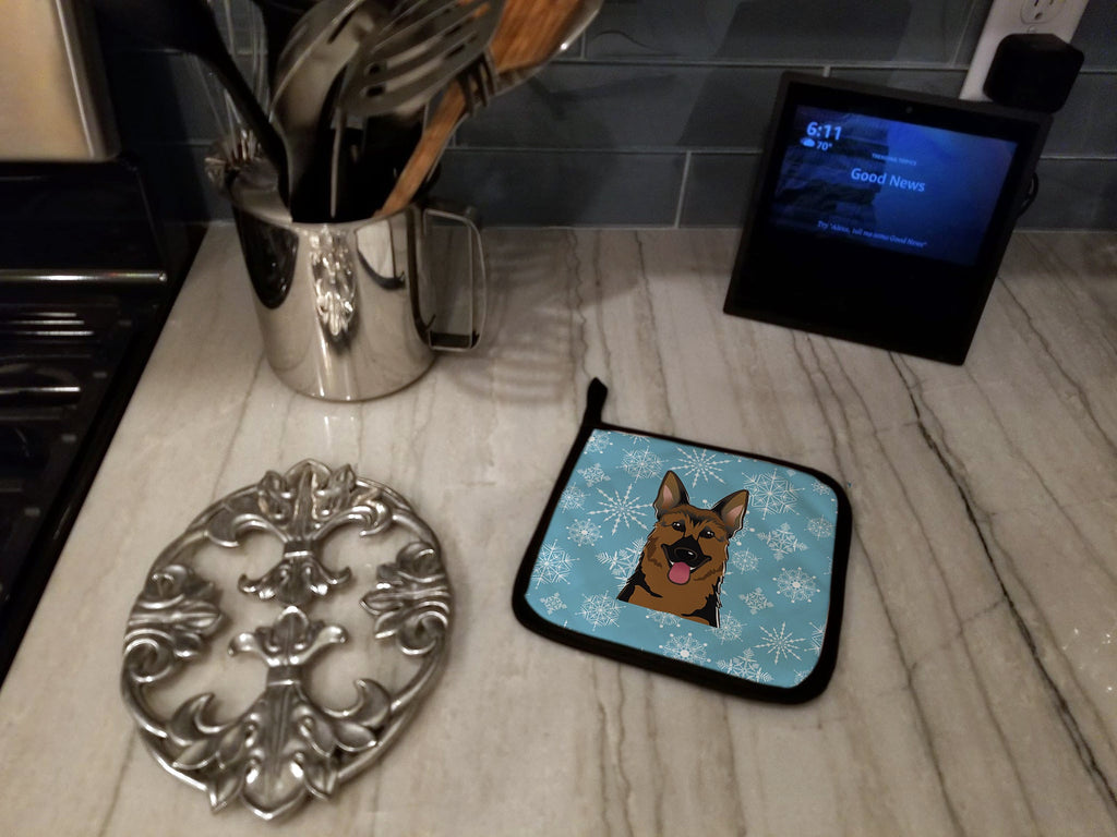 Snowflake German Shepherd Pot Holder Set of 2 Heat Resistant Quilted Hot Pads 7.5 x 7.5 Inch, Insulated Kitchen Trivets for Cooking & Baking