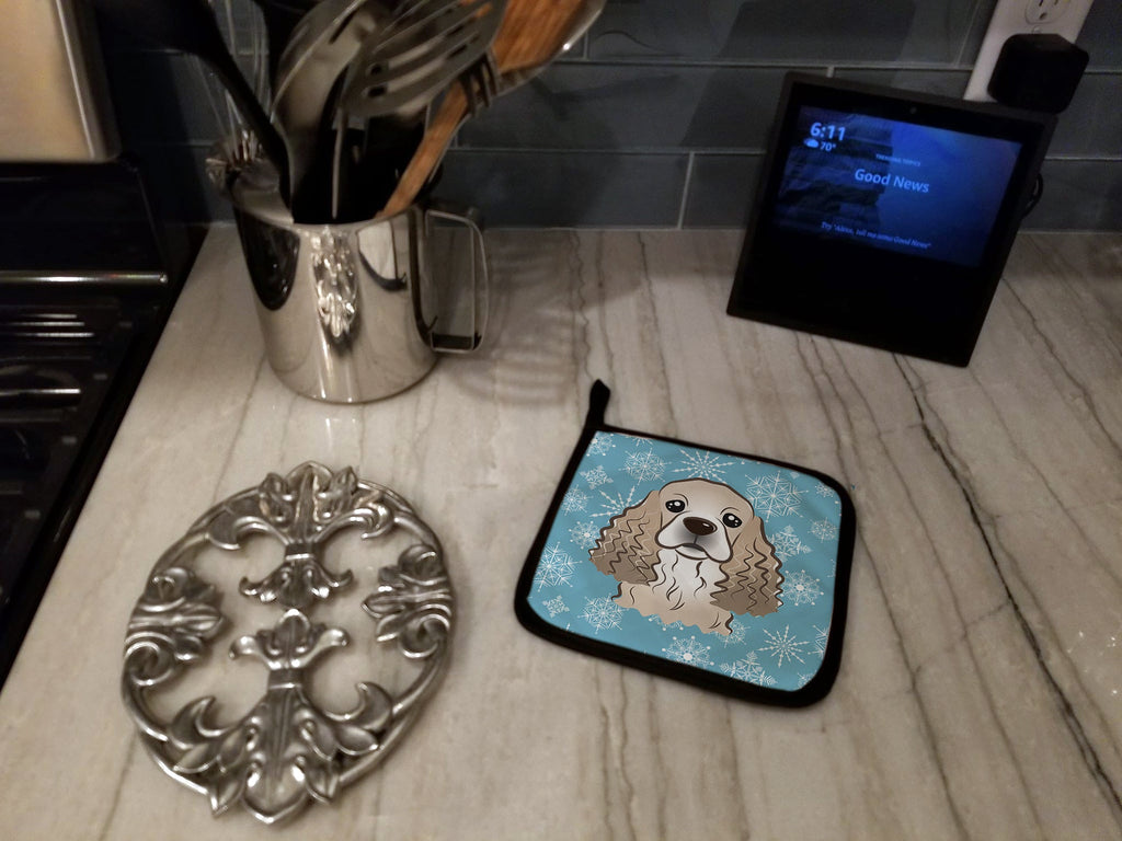 Snowflake Cocker Spaniel Pot Holder Set of 2 Heat Resistant Quilted Hot Pads 7.5 x 7.5 Inch, Insulated Kitchen Trivets for Cooking & Baking