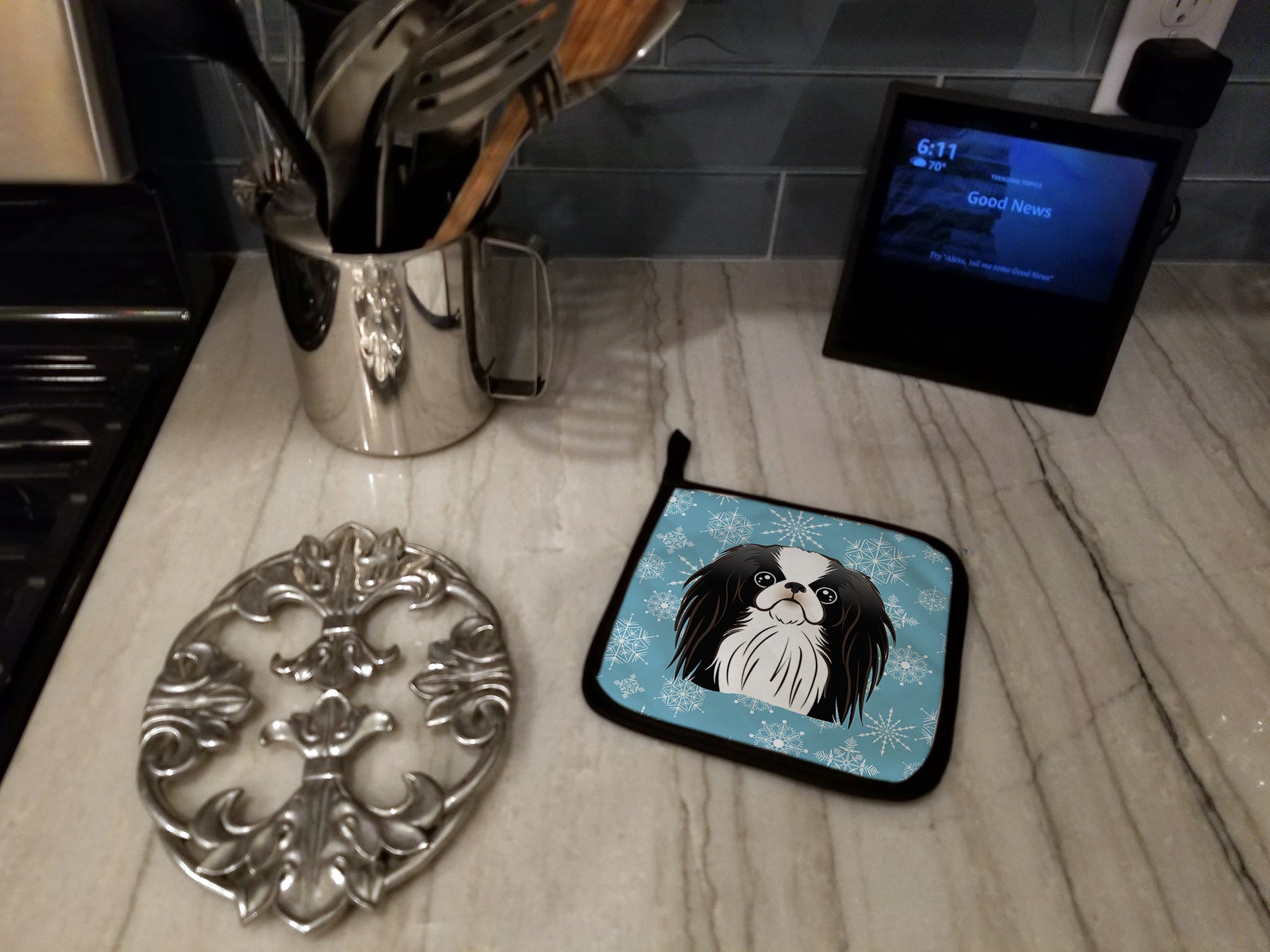 Snowflake Japanese Chin Pot Holder Set of 2 Heat Resistant Quilted Hot Pads 7.5 x 7.5 Inch, Insulated Kitchen Trivets for Cooking & Baking