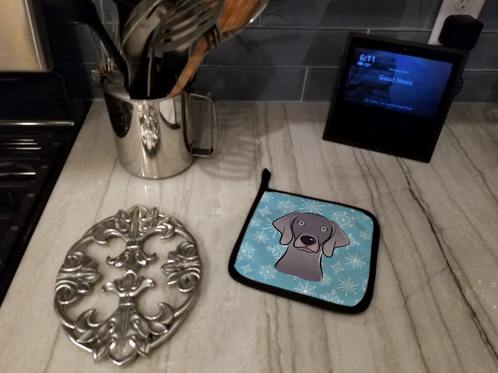 Snowflake Weimaraner Pot Holder Set of 2 Heat Resistant Quilted Hot Pads 7.5 x 7.5 Inch, Insulated Kitchen Trivets for Cooking & Baking