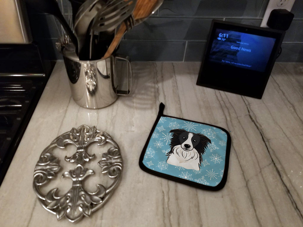 Snowflake Border Collie Pot Holder Set of 2 Heat Resistant Quilted Hot Pads 7.5 x 7.5 Inch, Insulated Kitchen Trivets for Cooking & Baking