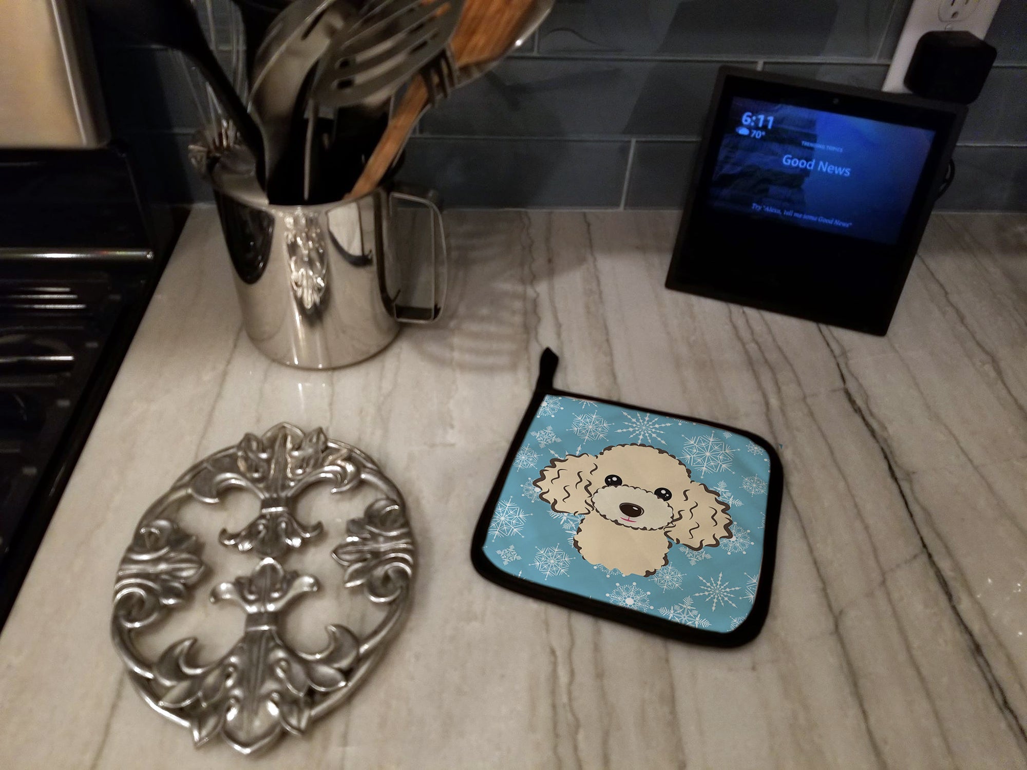 Snowflake Buff Poodle Pot Holder Set of 2 Heat Resistant Quilted Hot Pads 7.5 x 7.5 Inch, Insulated Kitchen Trivets for Cooking & Baking