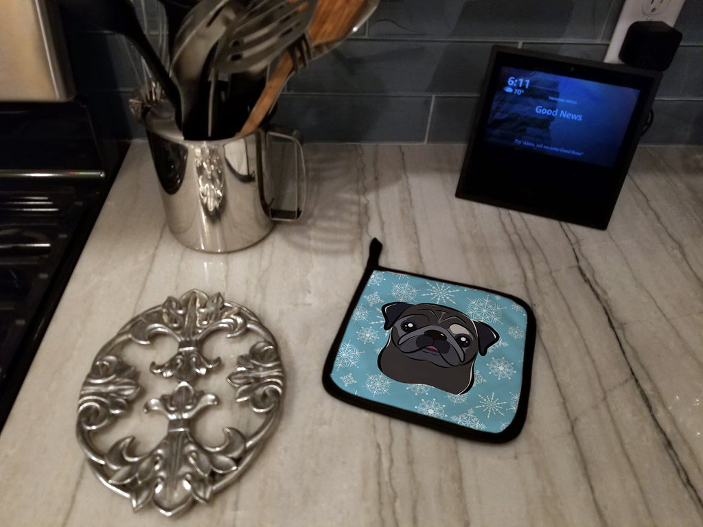 Snowflake Black Pug Pot Holder Set of 2 Heat Resistant Quilted Hot Pads 7.5 x 7.5 Inch, Insulated Kitchen Trivets for Cooking & Baking