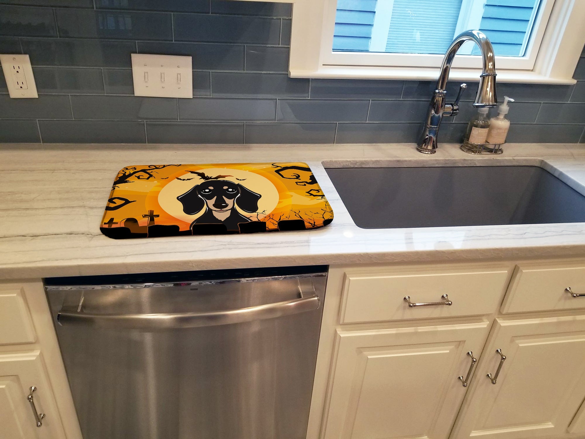 Halloween Smooth Black and Tan Dachshund Dish Drying Mat Absorbent Dish Drying Mat Pad for Kitchen Counter Dish Drainer Mat for Countertop, 14 x 21", Multicolor